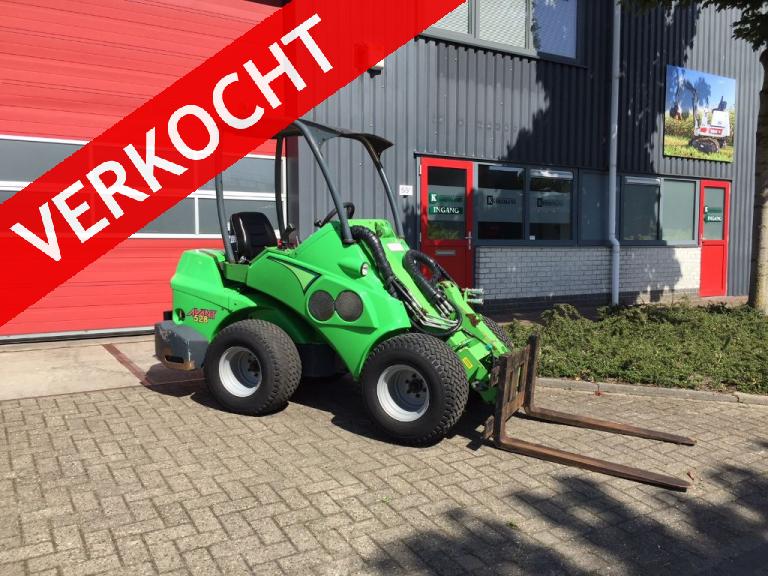 AVANT 528 minishovel