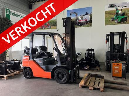 TOYOTA 02-8FGF25 Heftruck LPG