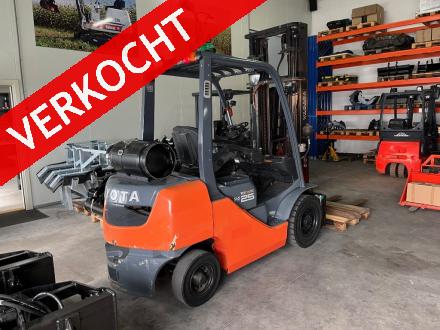 TOYOTA 02-8FGF25 Heftruck LPG