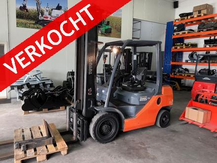 TOYOTA 02-8FGF25 Heftruck LPG